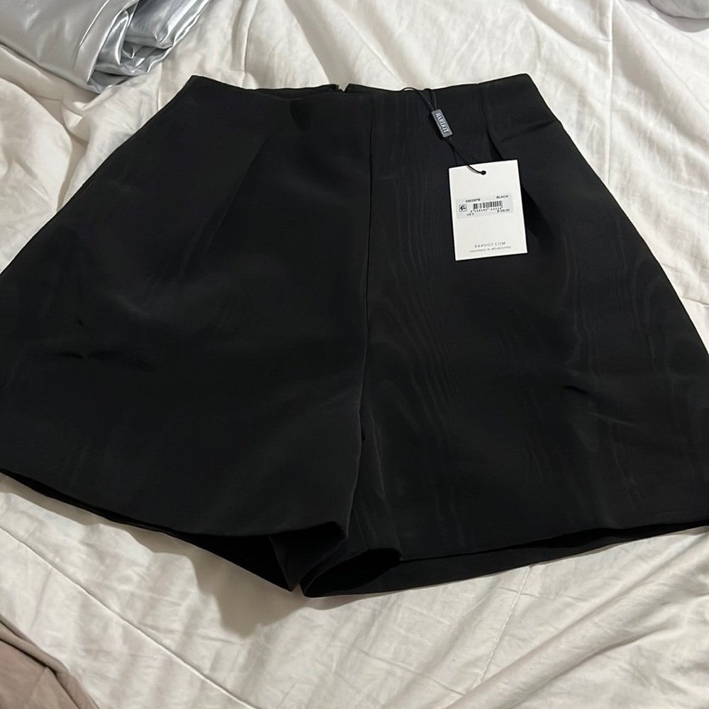 Bardot brand new going our black shorts